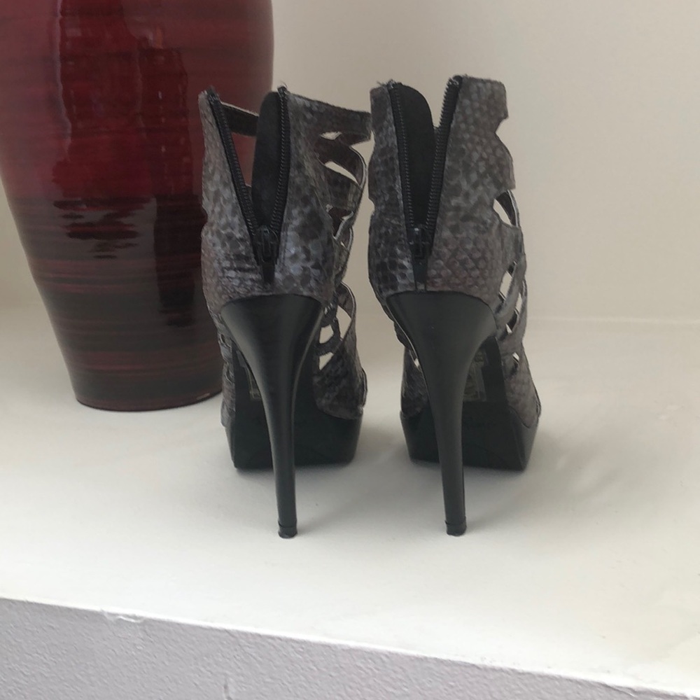 Sandals - Picture 2 of 4